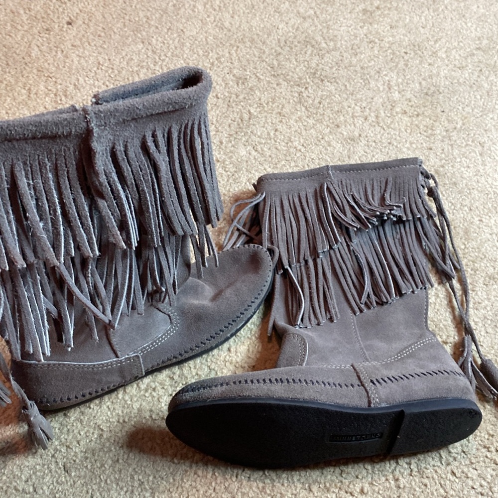 Minnetonka Grey 2-layered fringe Boots | Minnetonka | Minnetonka Boots | Boots |